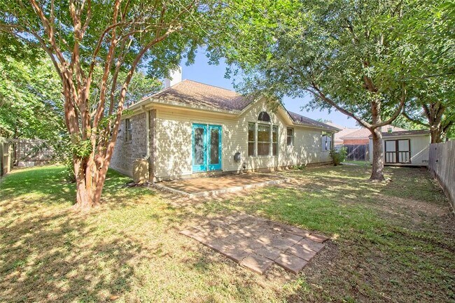 Building Photo - 301 Derby Ln