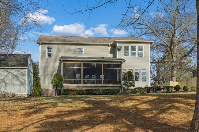 Building Photo - 594 Lake Haven Dr