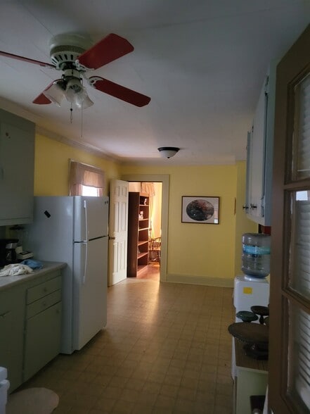 Building Photo - 206 N McCaskey Rd