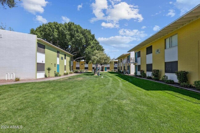 Building Photo - 615 S Hardy Dr