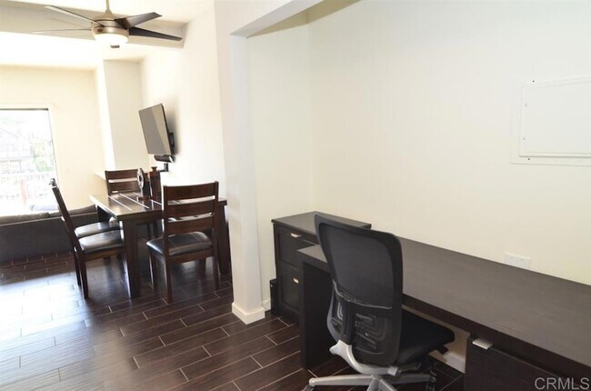 Building Photo - 4637 Park Dr