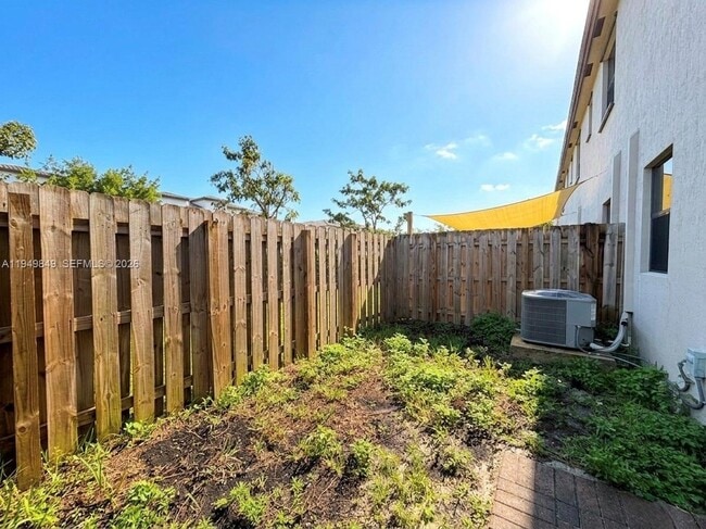 Building Photo - 21050 NE 8th Ave