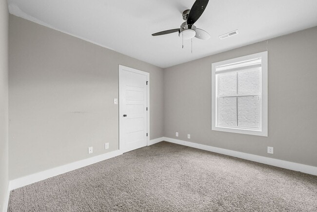 Building Photo - 4 Bedroom 2 1/2 Bath Home For Rent in Gate...