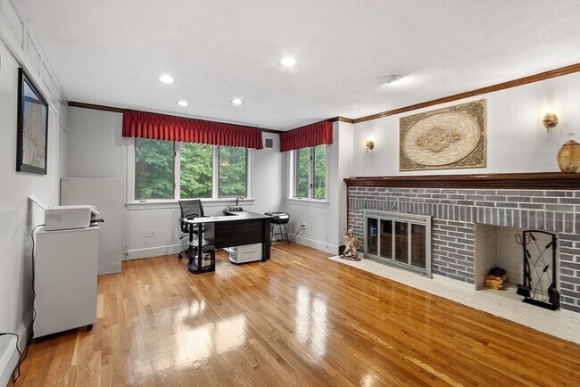 Building Photo - 34 Wildmeadow Rd