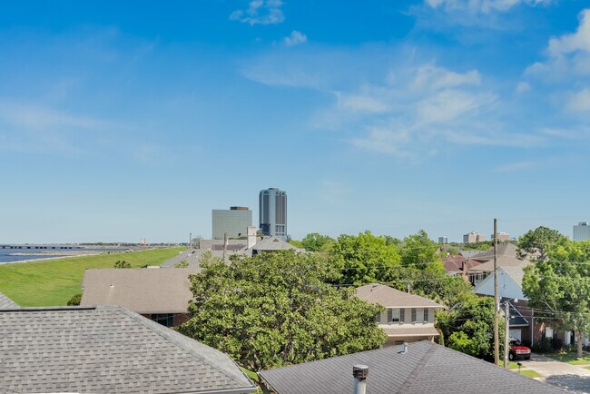 Building Photo - 4809 Neyrey Dr