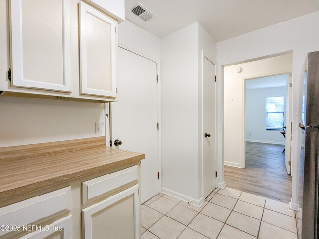 Building Photo - 2171 Derringer Cir S