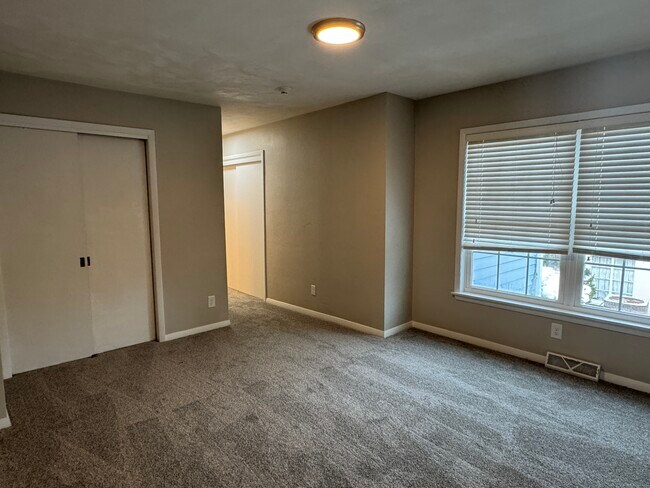 Building Photo - 3319 Marquette St