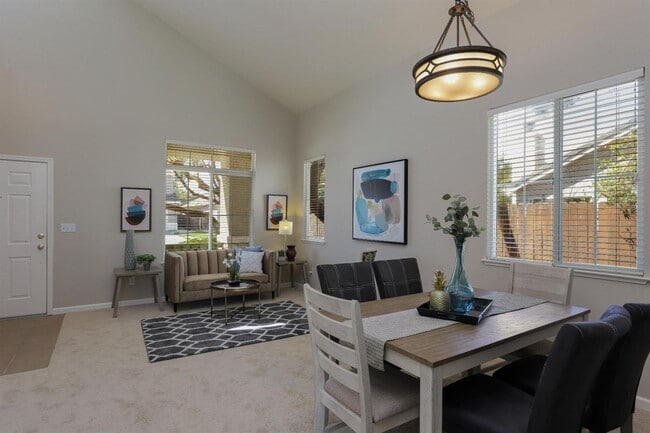 Building Photo - The home we have been looking For !