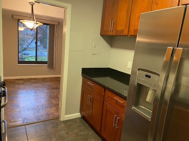 kitchen - 6001 Arlington Blvd