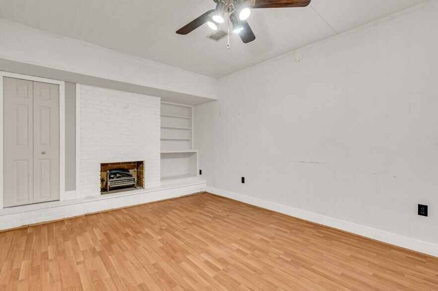 Building Photo - 711 Hemlock St