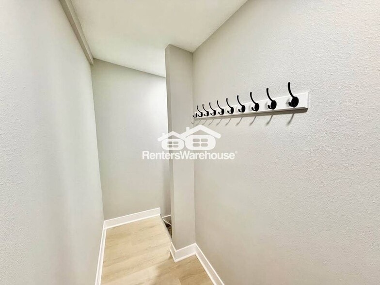 Building Photo - 3623 SW 9th St