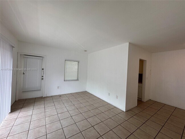 Building Photo - 921 Meridian Ave