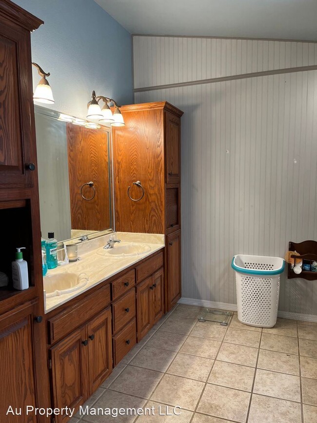 Building Photo - 3 br, 2 bath House - 15702 OUTBACK TRL