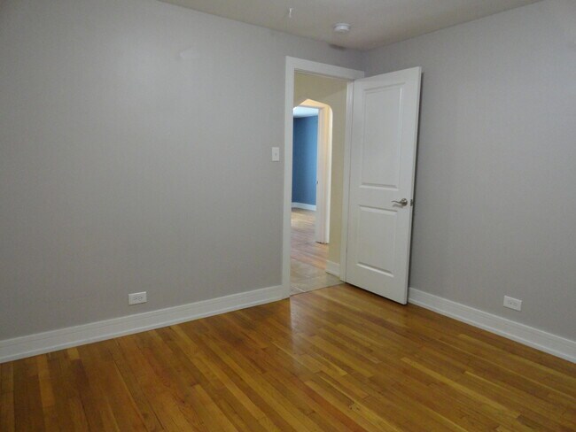 Building Photo - 1410 Maple Ave