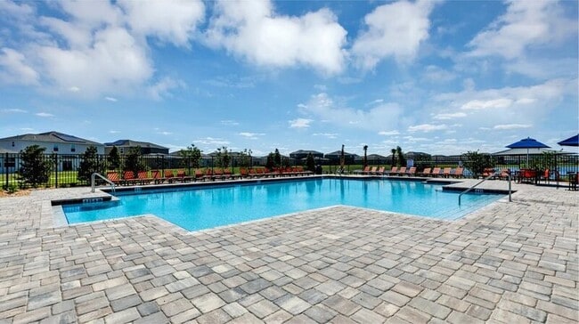 Building Photo - 5030 Four Strand Ct