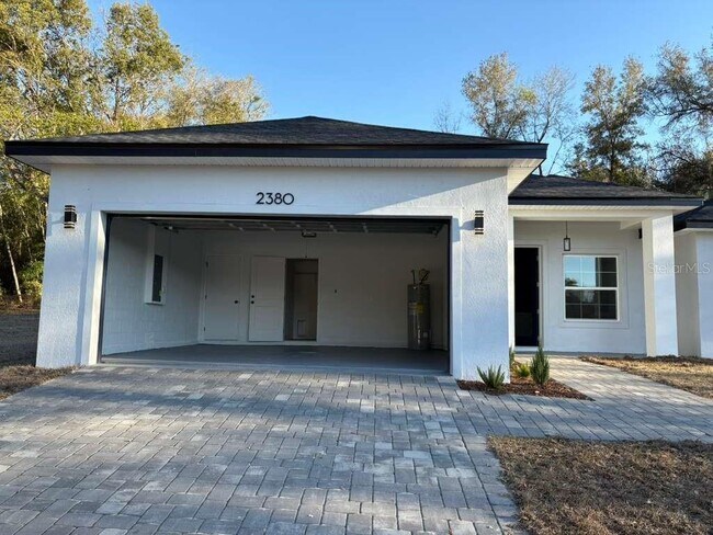 Building Photo - 2380 W Gardenia Dr