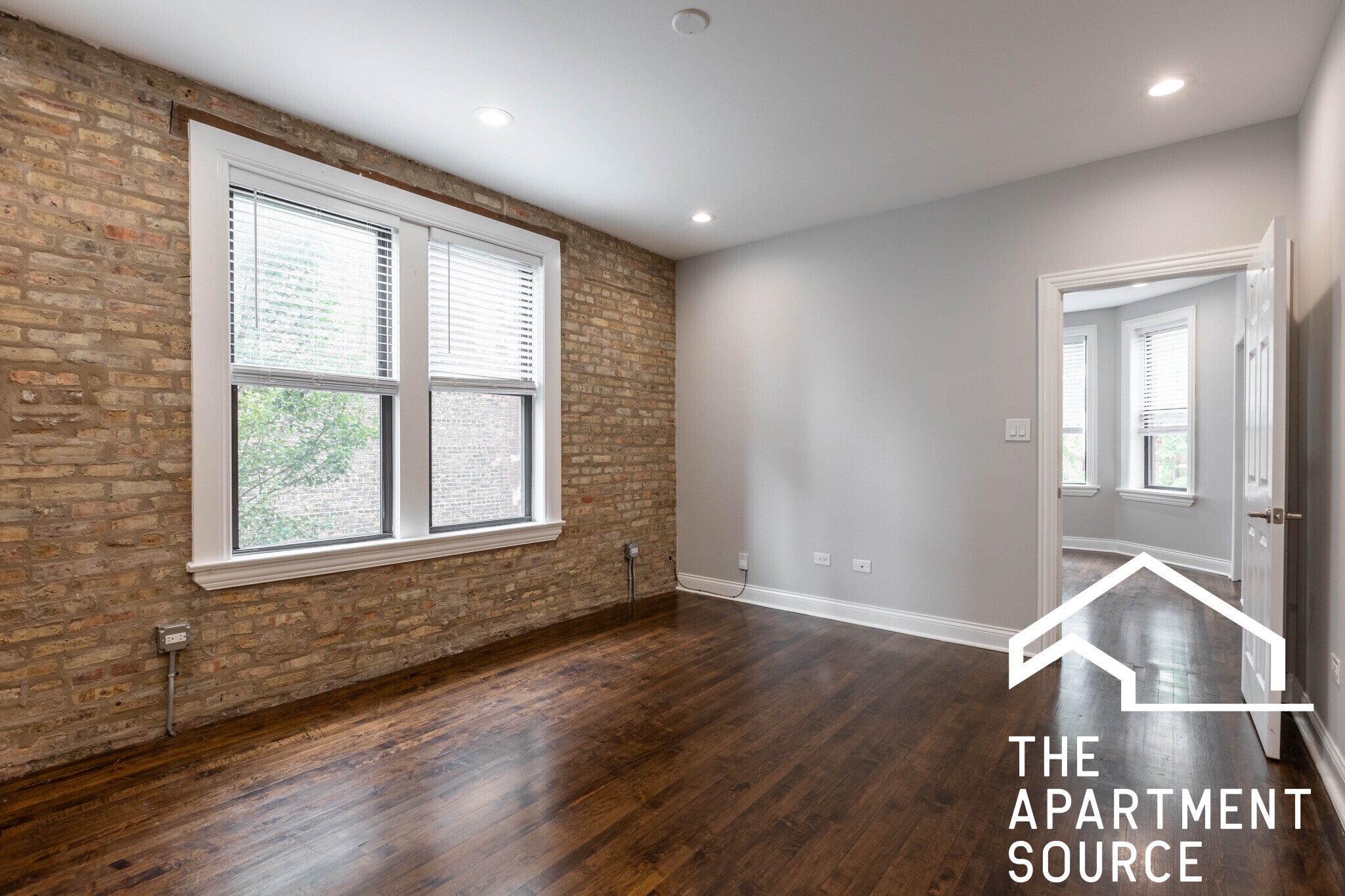 Building Photo - 2019 N Hoyne Ave
