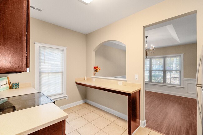 Building Photo - Charming 3 bed 2.5 bath Home in Huntersville!