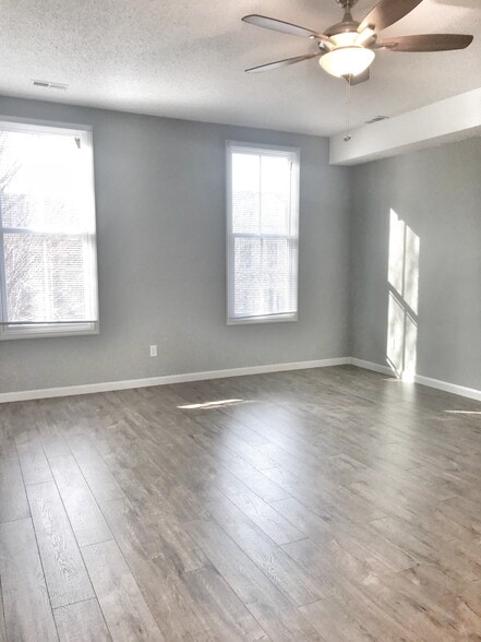 Building Photo - 3241 Domain St