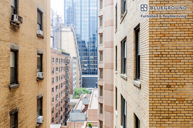 Building Photo - 161 W 54th St