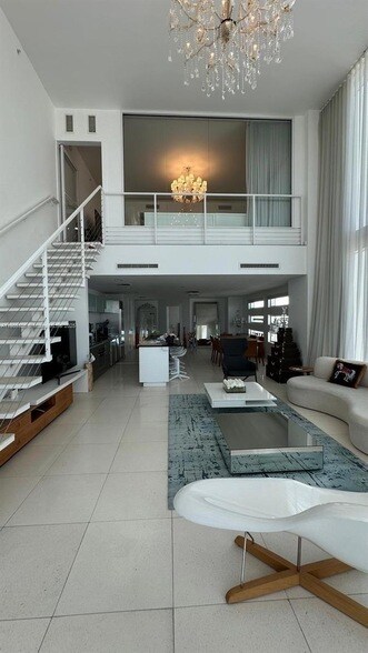 Building Photo - 1040 Biscayne Blvd