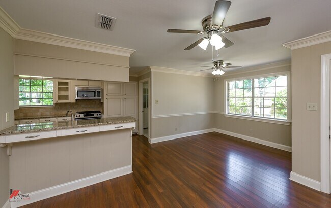 Building Photo - Move in Special 1k off the First Months Rent!