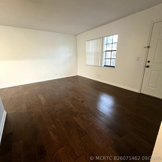 Building Photo - 4205 Oak Terrace Dr