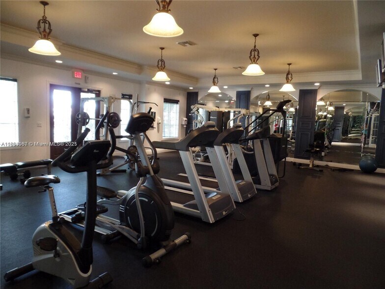 Building Photo - 6801 SW 44th St