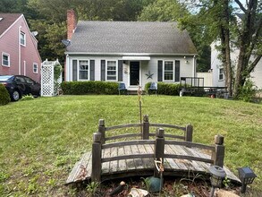 Building Photo - 84 Barlow St