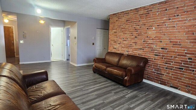 Building Photo - 18 Townley St