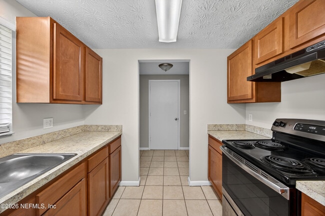 Building Photo - 726 Perryman Ln W