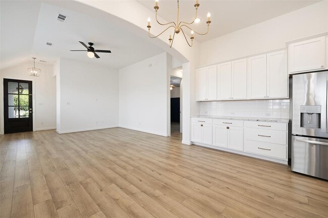 Building Photo - 22609 Bristlegrass Ln