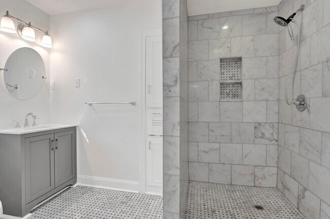 Building Photo - 4679 Walnut Grove Rd