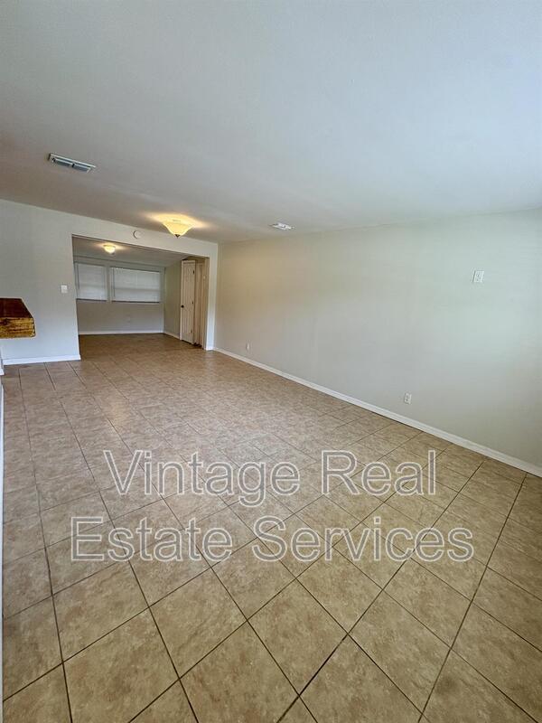 Building Photo - 2810 State Rd 60