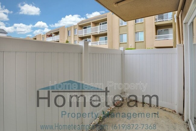 Building Photo - 3030 Suncrest Dr