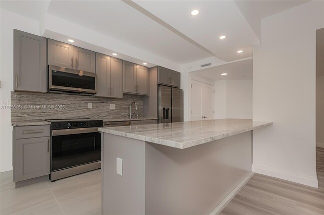 Building Photo - 19500 Turnberry Way