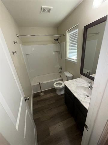 Building Photo - 688 River Garden Dr