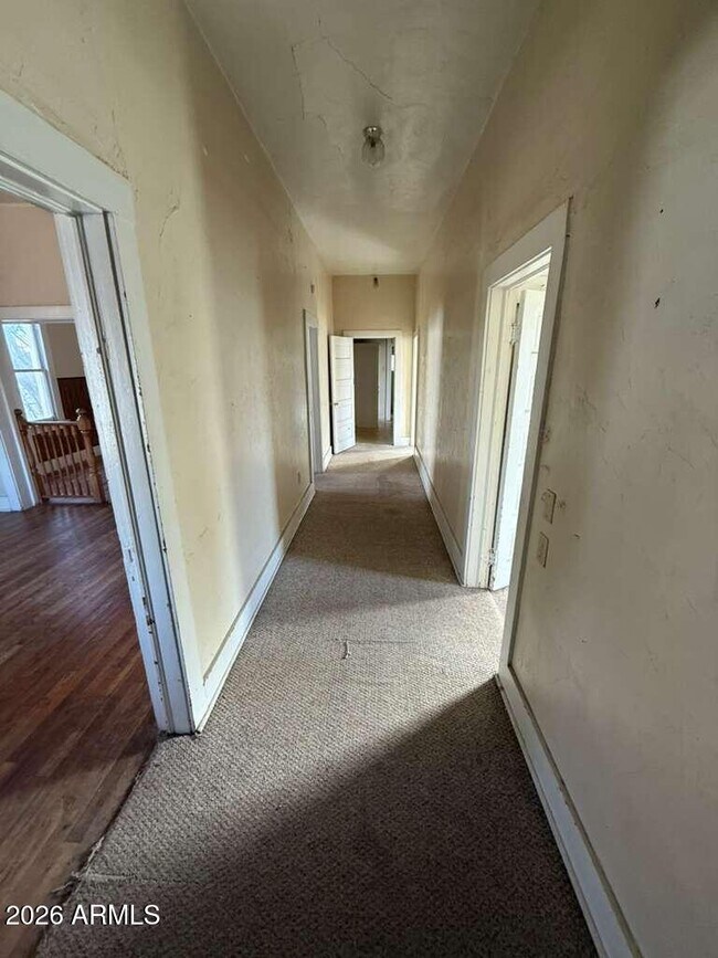 Building Photo - 1014 E 14th St