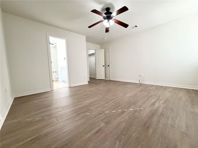 Building Photo - 2912 S D Pl