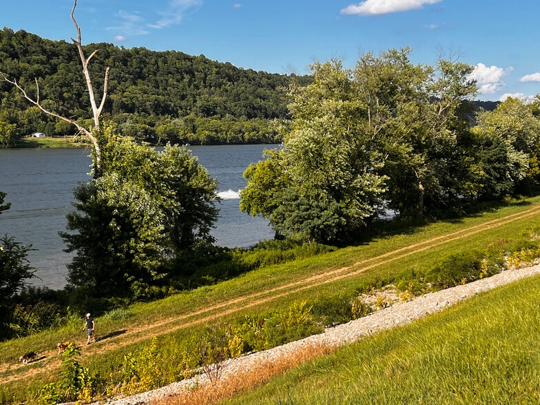 Building Photo - 103 Walnut St