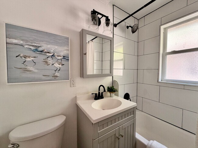 Building Photo - Recently Updated 4-Bedroom Ranch Home w/a 2 Bedroom Guest Cottage! Ready 05-01-26! Pet Friendly Home