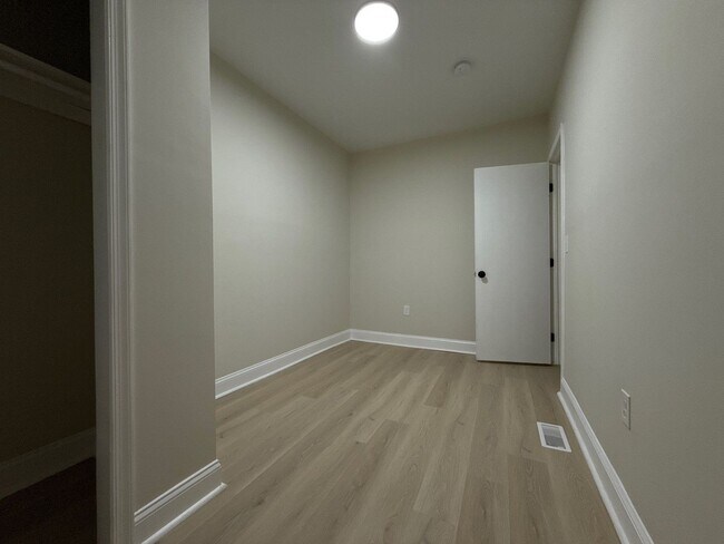 Building Photo - Modern 3BR Rowhome with Finished Lower Level & Rear Deck