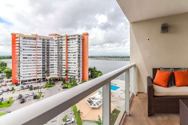 Building Photo - 1351 NE Miami Gardens Dr