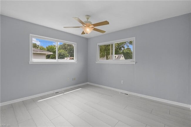 Building Photo - 528 Lavender Ln