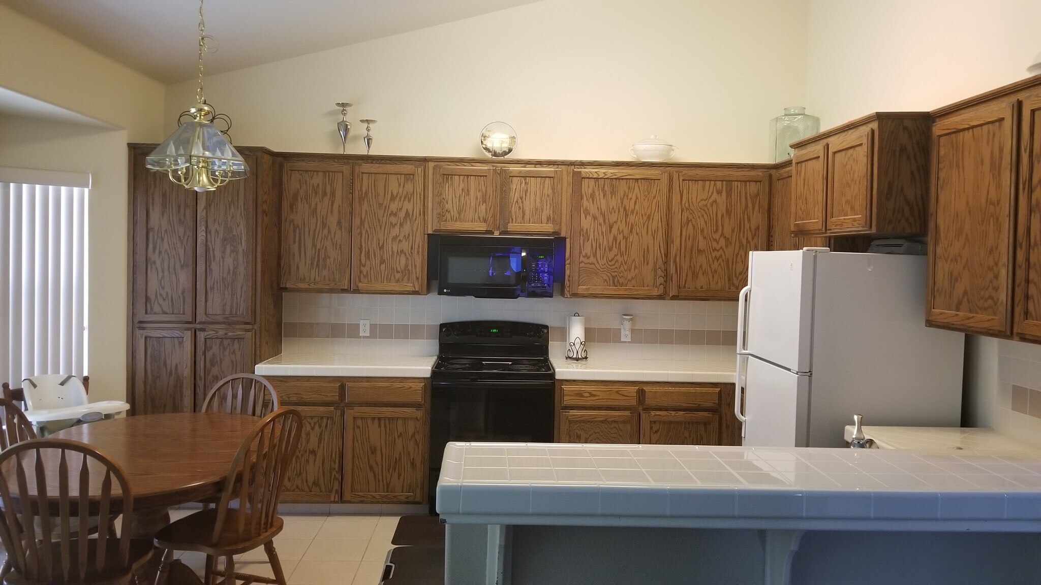 Eat in Kitchen - 7275 N Recreation Ave