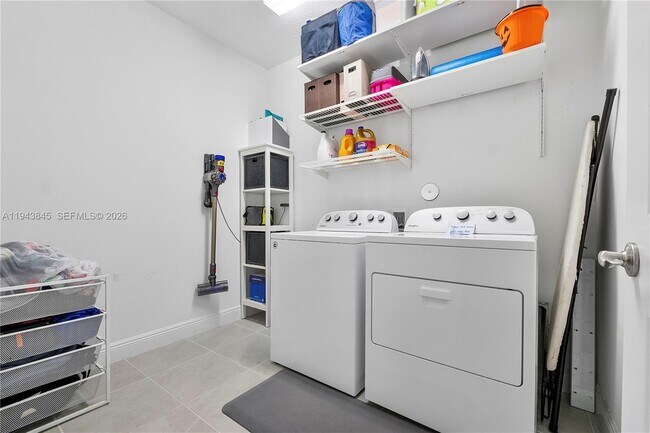 Building Photo - 1827 Sandpiper Pointe Pl