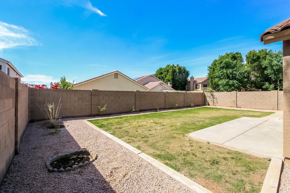 Building Photo - 495 W Scott Ave