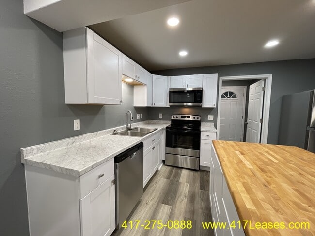 Building Photo - 2126 N Park Ave
