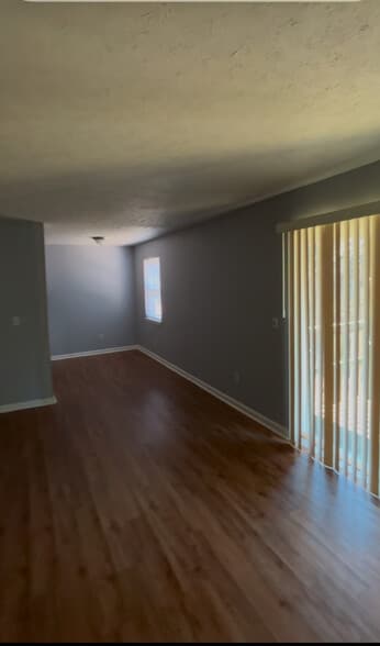 Building Photo - 1599 Hill St