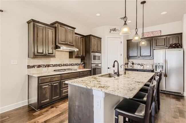 Building Photo - 717 Garner Park Dr